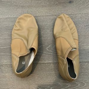 Women’s Leather Upper Slip-On Jazz Shoes